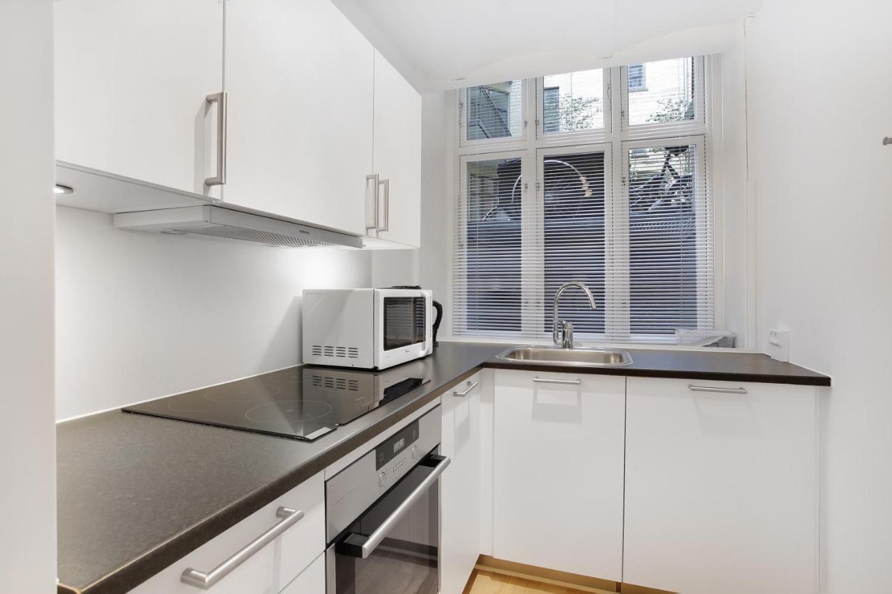 Apartment Center 739 *